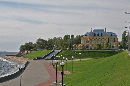 Линейный бетонный водоотвод Стандартпарк на городской набережной